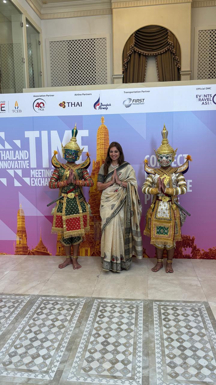 Thai Cultural Standees & Officers